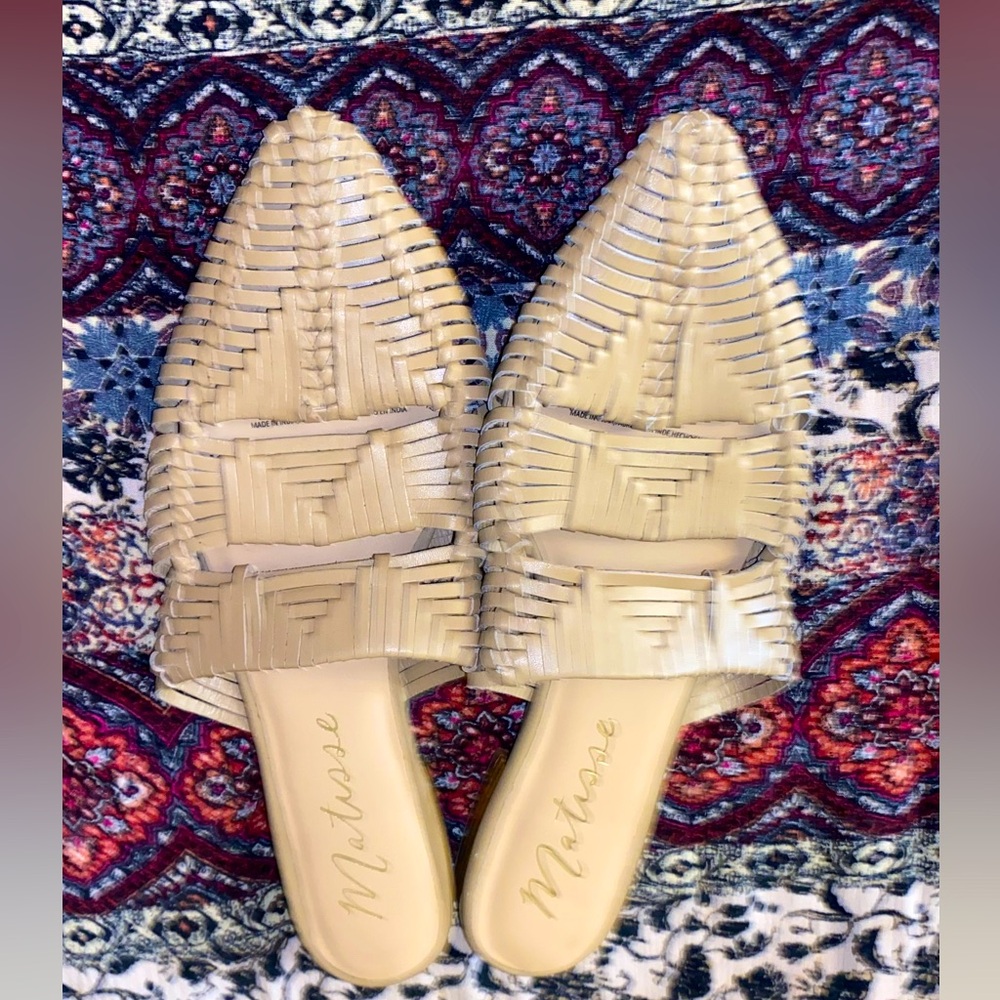 NWOT Matisse cream colored mules from Anthropologie